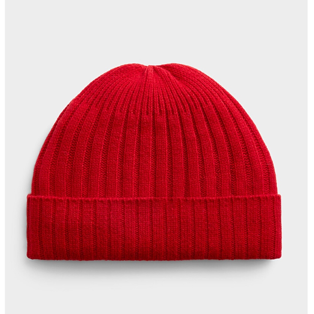 Red recycled lambswool ribbed tuque hat beanie NWT